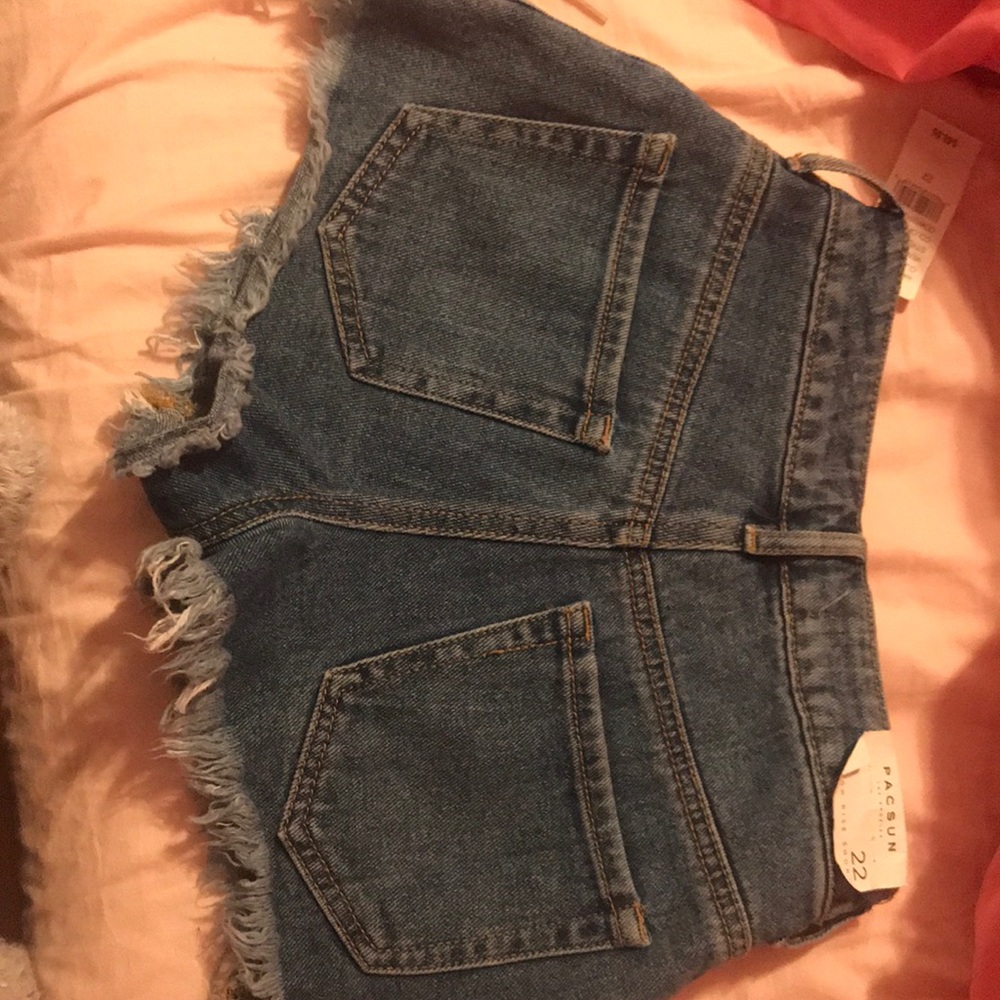Shorts - Picture 4 of 6